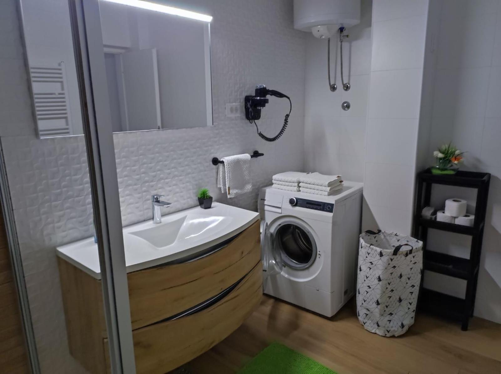 Apartment Mareta In Вигань Экстерьер фото